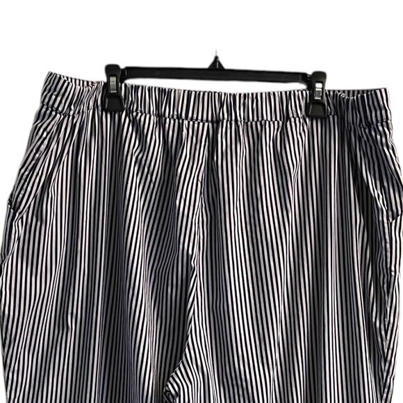 Lane Bryant Women's Navy Blue and White Stripes Spring Summer Plus Size 22 - Picture 4 of 5